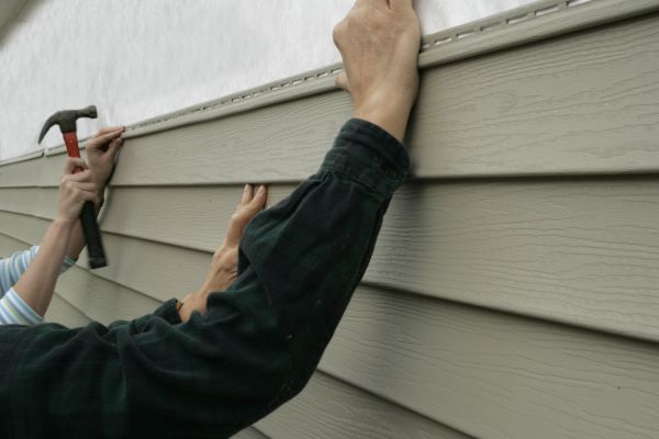 Cost of Insulated Siding Installation in Eau Claire