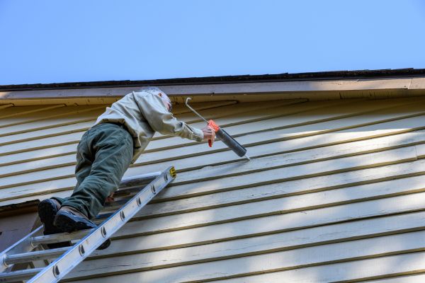 Cost of Vinyl Siding Caulk Repair in Eau Claire