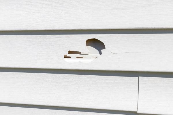 Cost of White Vinyl Siding Repair in Eau Claire